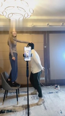 【施萌】模特全程高能踢裆 bf998_绳艺库视频下载