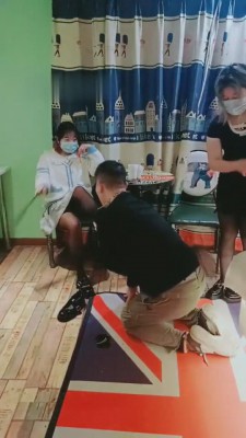 【户外第一】伺候女女情侣亲热-舔脚/耳光/踩踏/踢裆 bf7459_绳艺库视频下载