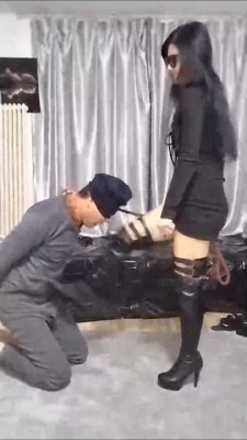 套路直播视频【嘟嘟】长靴提档耳光/喝圣水 bf24461_绳艺库视频下载