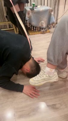 套路直播视频【酒酿丸子】姐妹花提档/窒息/虐乳/全体重踩【双视角版】 bf24505_绳艺库视频下载