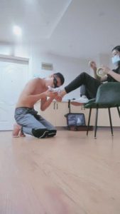 【韩韩】小白鞋原味船袜塞嘴胶带捆绑虐 bf1786_绳艺库视频下载