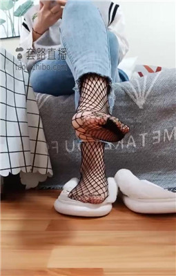 【罗宾】两小时黑网袜玩脚垫深喉 JS220301_绳艺库视频下载