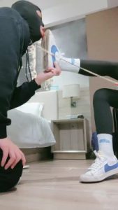 套路直播视频【护短S】超臭鞋袜裸足让狗舔 bf23681_绳艺库视频下载