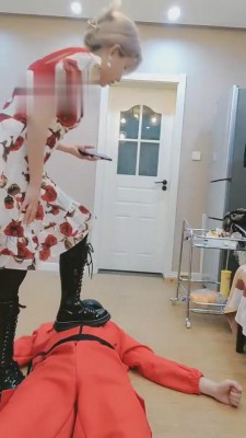 【丝洛】惩罚下属强制踢踹 bf4186_绳艺库视频下载