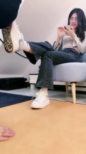 套路直播视频【嘉妮S】夜跑后原味白袜鞋袜辱狗 bf25923_绳艺库视频下载