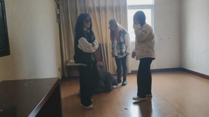 套路直播视频【最抗揍M】3S-素人学生主暴打续集-骑马/踩踏/磕头求饶/耳光 bf26126_绳艺库视频下载