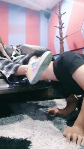 【萱萱】私人影院脏鞋臭袜辱【双视角版】 bf18996_绳艺库视频下载