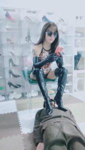 【媚娘】长靴女王霸气调狗 bf10020_绳艺库视频下载