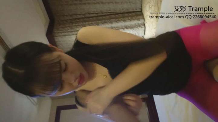 90后玫红色丝袜美女技师的初调_绳艺库视频下载