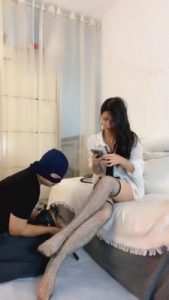 【芷晴】伪绿帽被虐-钻胯/坐脸/吃byt bf2325_绳艺库视频下载