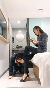 【不染】御姐训奴舔脚喂食 bf21241_绳艺库视频下载