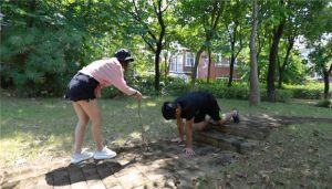 『奴隶岛』—灵灵公园遛狗赏赐汗脚_绳艺库视频下载