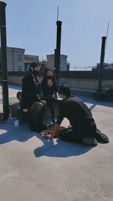 【雪儿】双S户外吃泥巴/踩踏 bf12000_绳艺库视频下载