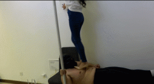 国内稀有人桥高跟极限踩踏_绳艺库视频下载