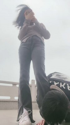 套路直播视频【强抚】爬山户外遛狗/舔白袜脚 bf24391_绳艺库视频下载