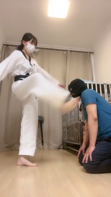 套路直播视频【艺术美学】跆拳道女神艺术踢踹/强制舔裸足/跪地求饶 bf26413_绳艺库视频下载