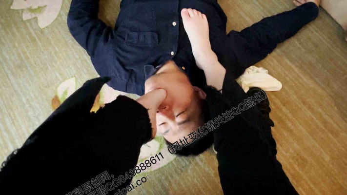 【第5风格】00后鲨鱼酱小主的首秀，踩脸tj深喉一起安排 YC-221231-5_绳艺库视频下载