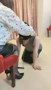 套路直播视频【心甜夫妻】黑丝高跟蹂躏绿帽奴 bf26078_绳艺库视频下载