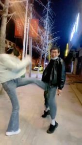 套路直播视频【孤傲女帝】带闺蜜户外暴踹踢裆/室内全体重踩头 bf25273_绳艺库视频下载