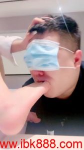 套路直播【靡兔】休闲鞋黑棉袜裸足调 bf23421_绳艺库视频下载