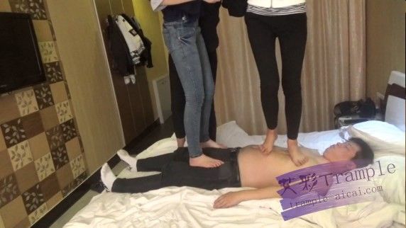 三主踩踏_绳艺库视频下载