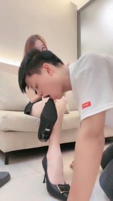 套路直播视频【时颜】弟弟是只狗/裸足舔/深喉 bf24262_绳艺库视频下载