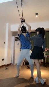 套路直播视频【宝爷】吊绑小白鞋重度踢踹 bf24346_绳艺库视频下载