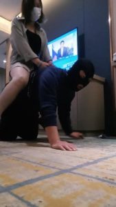 【冰沫】御姐调坐垫狗/丝袜套头塞嘴/强制喝浓痰升水西瓜汁 bf28169_绳艺库视频下载