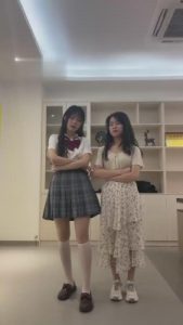 【狗哥】开发来应聘的两个小妹妹做S bf12103_绳艺库视频下载