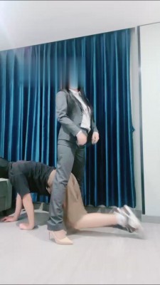 【梵高】御姐库里丝调贱狗【双视角版】 bf16737_绳艺库视频下载