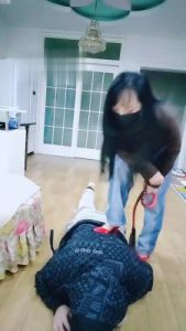 【柒柒女王】大学生狗爬过来求虐 bf19493_绳艺库视频下载