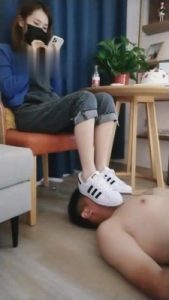 【晨希】贝壳头原味船袜羞辱深喉喂食 bf2586_绳艺库视频下载