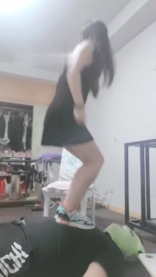 【御姐S】邻居胖哥喜欢我的运动鞋 bf19079_绳艺库视频下载