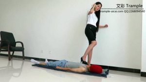 老师天依女主高跟踩贱狗！_绳艺库视频下载