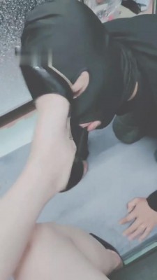 【灵竹】小奶狗恋足-舔裸足/舔高跟鞋【完整版】 bf7385_绳艺库视频下载