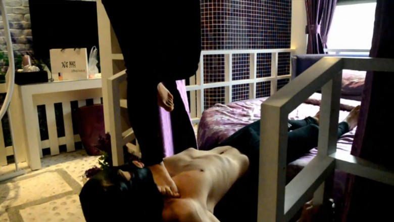 『奴隶岛』—婷婷人桥踩踏_绳艺库视频下载