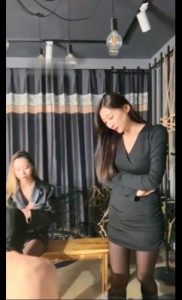 【二宝ss】带素人花样重深喉 鞭打惨叫比赛 bf7007_绳艺库视频下载