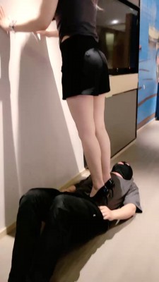 【上海赵丽颖】亲母女群调-鞭打舔臭脚/吃口水喝圣水 bf27607_绳艺库视频下载