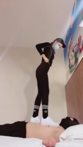 【虞姬】没钱狗子面试地毯多双鞋子踩踏 G-210816-33_绳艺库视频下载