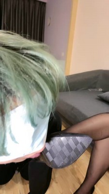 【恩可】绿帽狗舔超脏鞋底/闻舔原味脚 bf27149_绳艺库视频下载