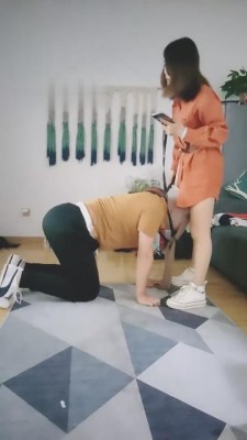 【冰沫】诱骗邻居学生过来做狗【上】 bf444_绳艺库视频下载