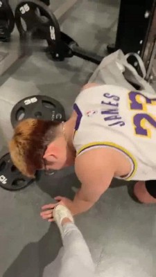 【菠萝兔姬】公寓健身房精品调教 bf3695_绳艺库视频下载