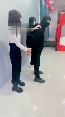 【精神小妹】5素人学生S踢打专场 bf22041_绳艺库视频下载