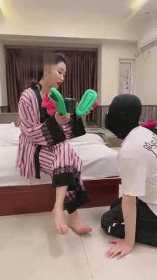 【鑫儿教头】圈养狗吵醒主人的下场 bf13476_绳艺库视频下载