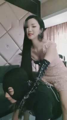 【银河S】御姐把追求者虐成狗 bf8842_绳艺库视频下载