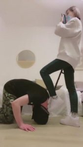 【Q月s】小白鞋白棉袜艺术踢踹 bf5232_绳艺库视频下载