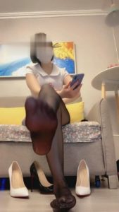 【茹雪】黑丝美腿诱惑病人 bf990_绳艺库视频下载