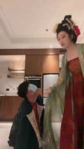 套路直播视频【梦二】cos女主面试家奴/圣水淋浴 bf25384_绳艺库视频下载