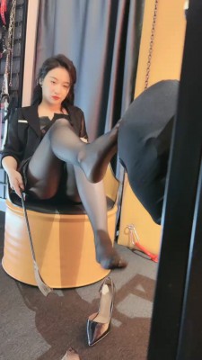 【鑫儿教头】囚禁狗笼强制舔鞋/喝口水圣水/藤条抽 bf27192_绳艺库视频下载