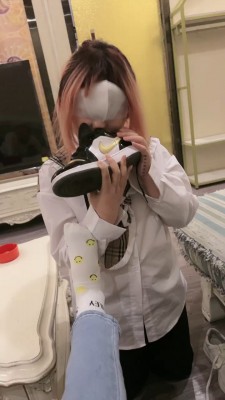 套路直播视频【调教视频】【安琪】母畜-舔闻双素人美女脏鞋臭袜骑马【三视角完整版】 bf25565_绳艺库视频下载